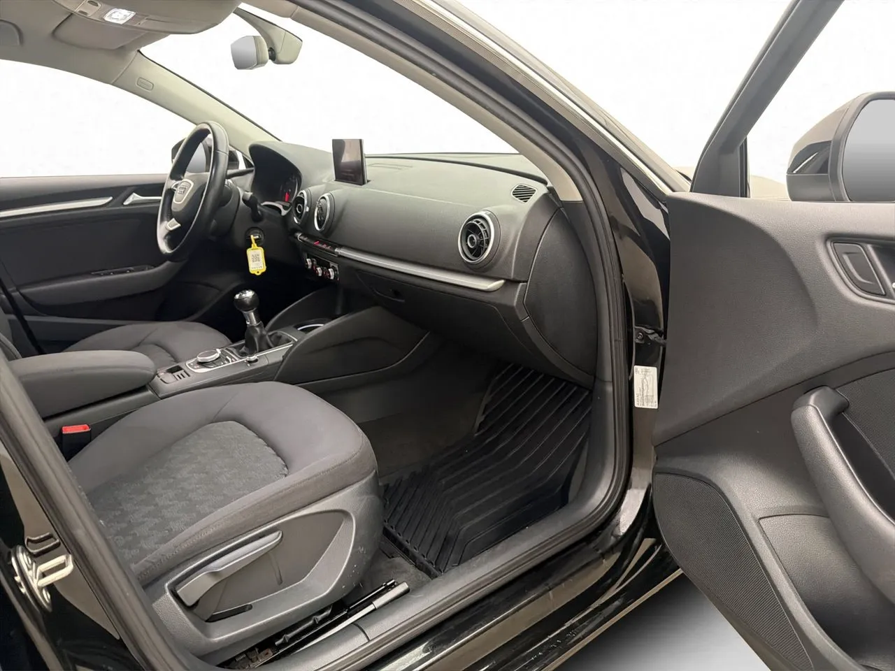 Vehicle image 18