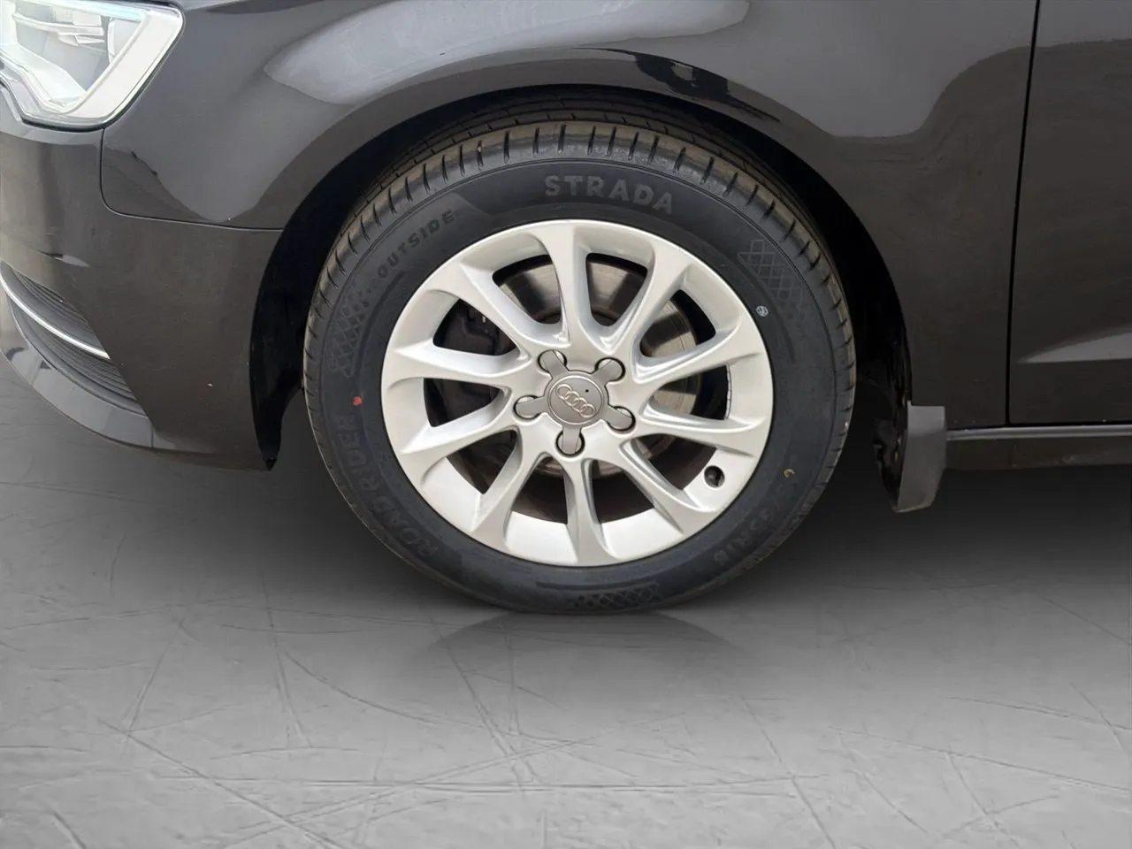 Vehicle image 21