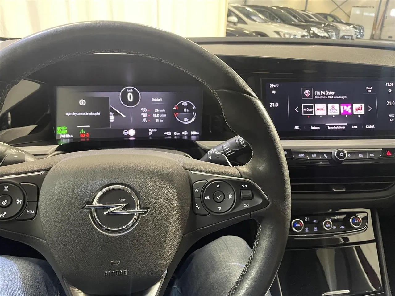 Vehicle image 12