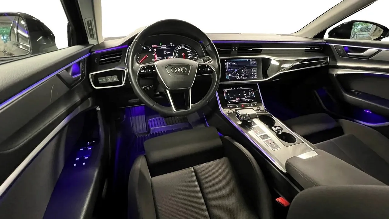 Vehicle image 9