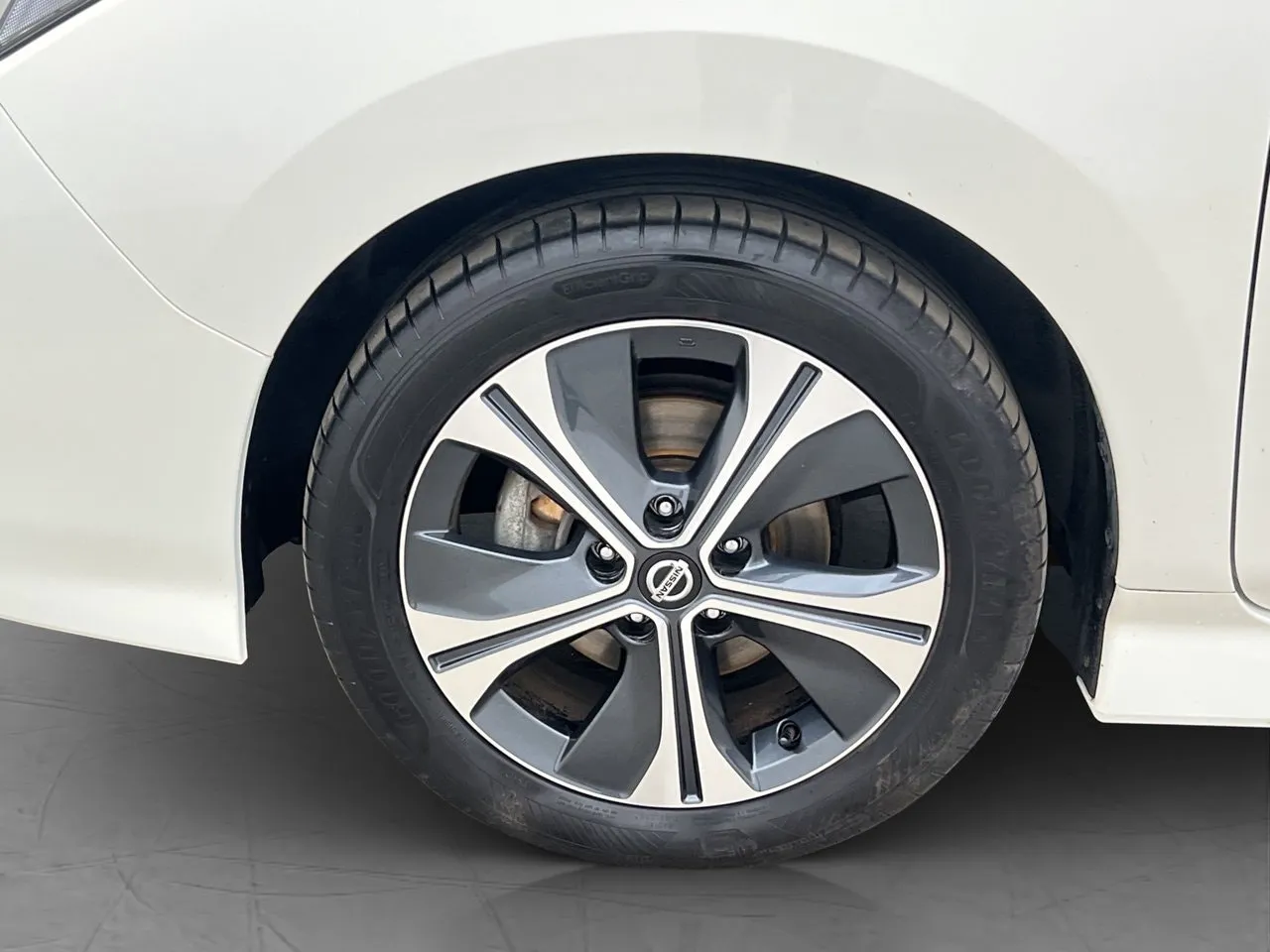 Vehicle image 25