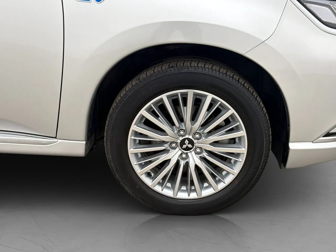 Vehicle image 30