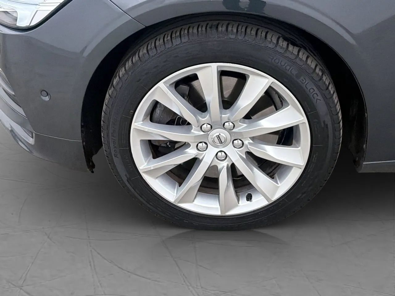 Vehicle image 30