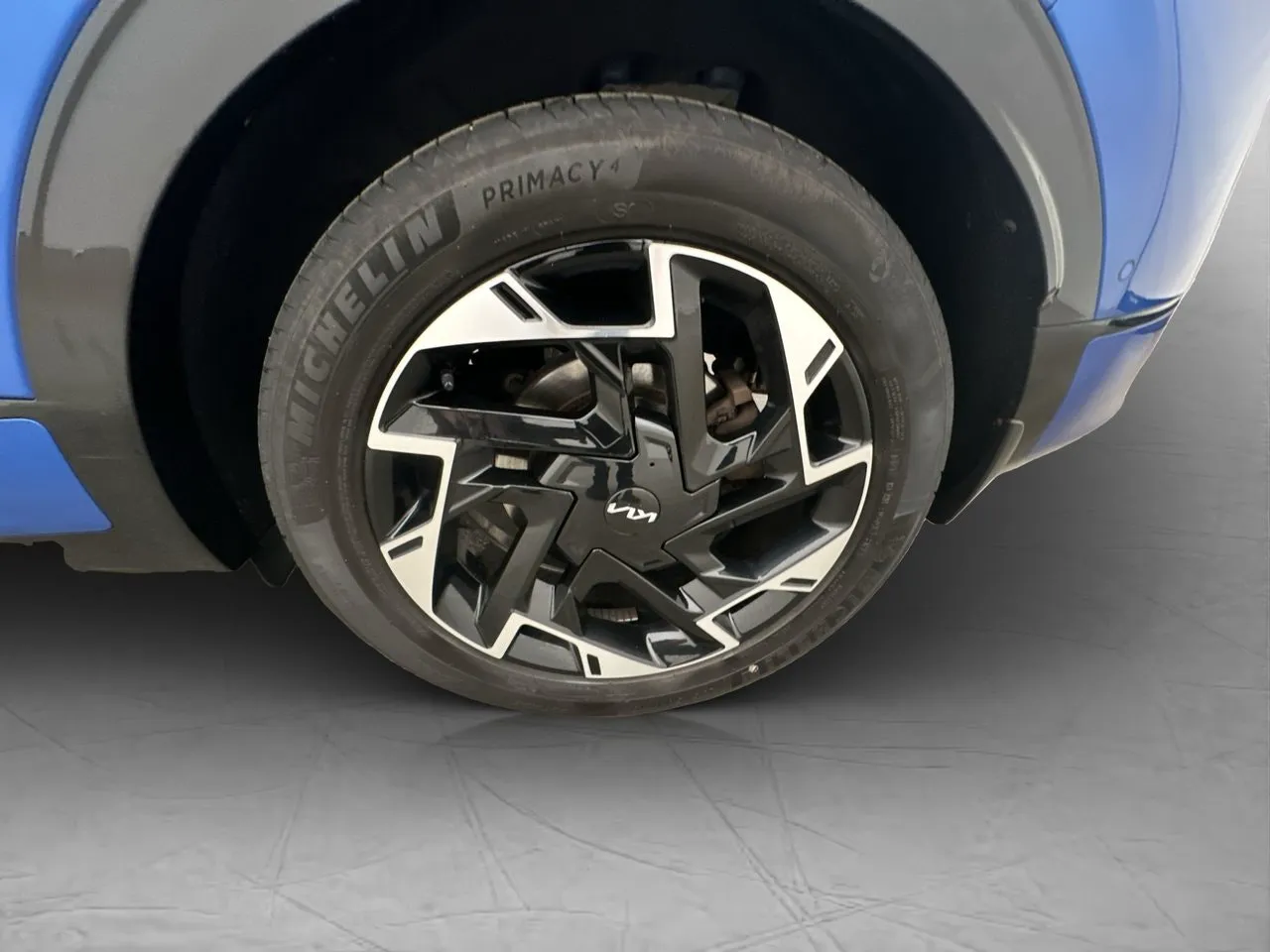 Vehicle image 33