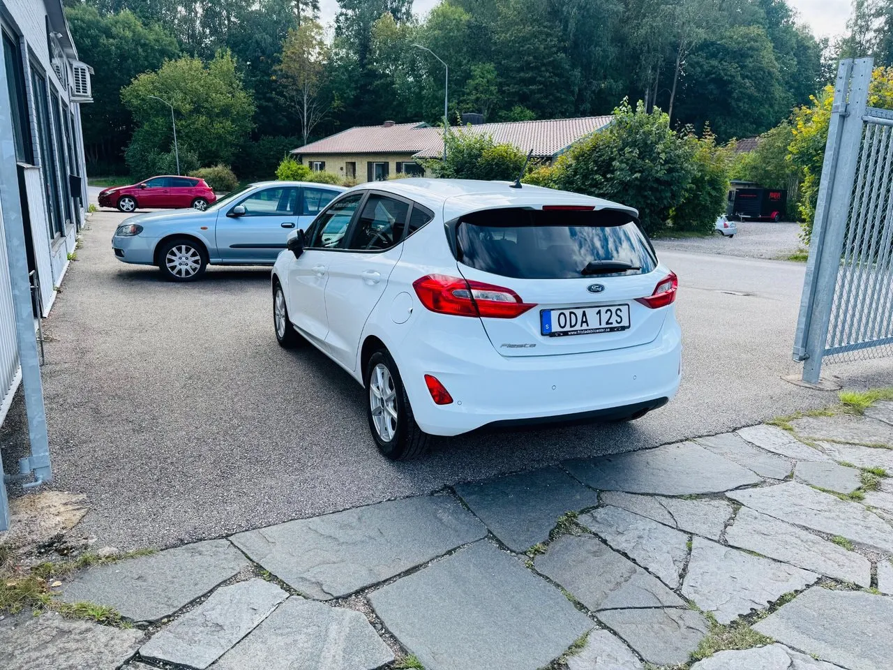 Vehicle image 3