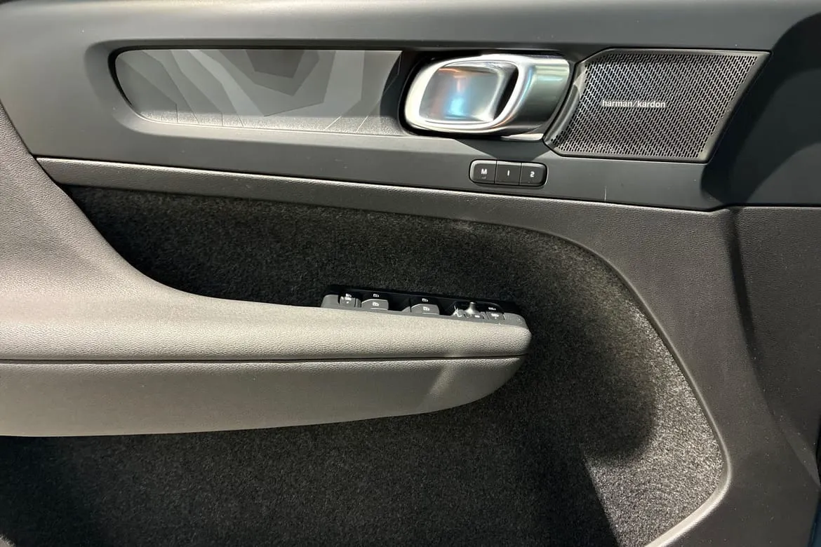 Vehicle image 39
