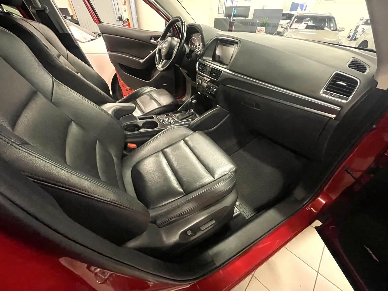 Vehicle image 5