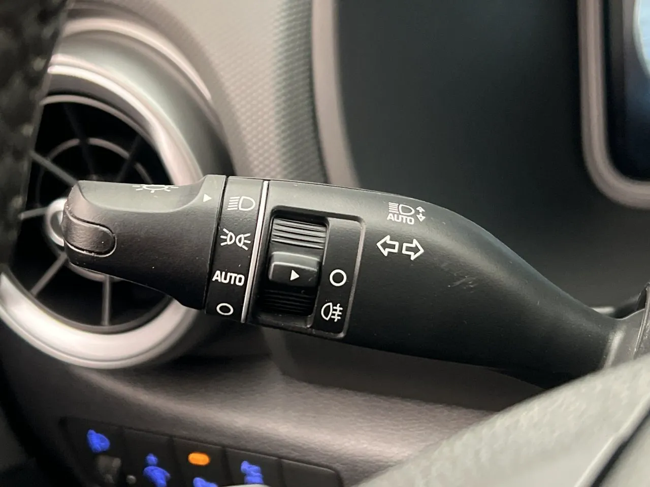 Vehicle image 28