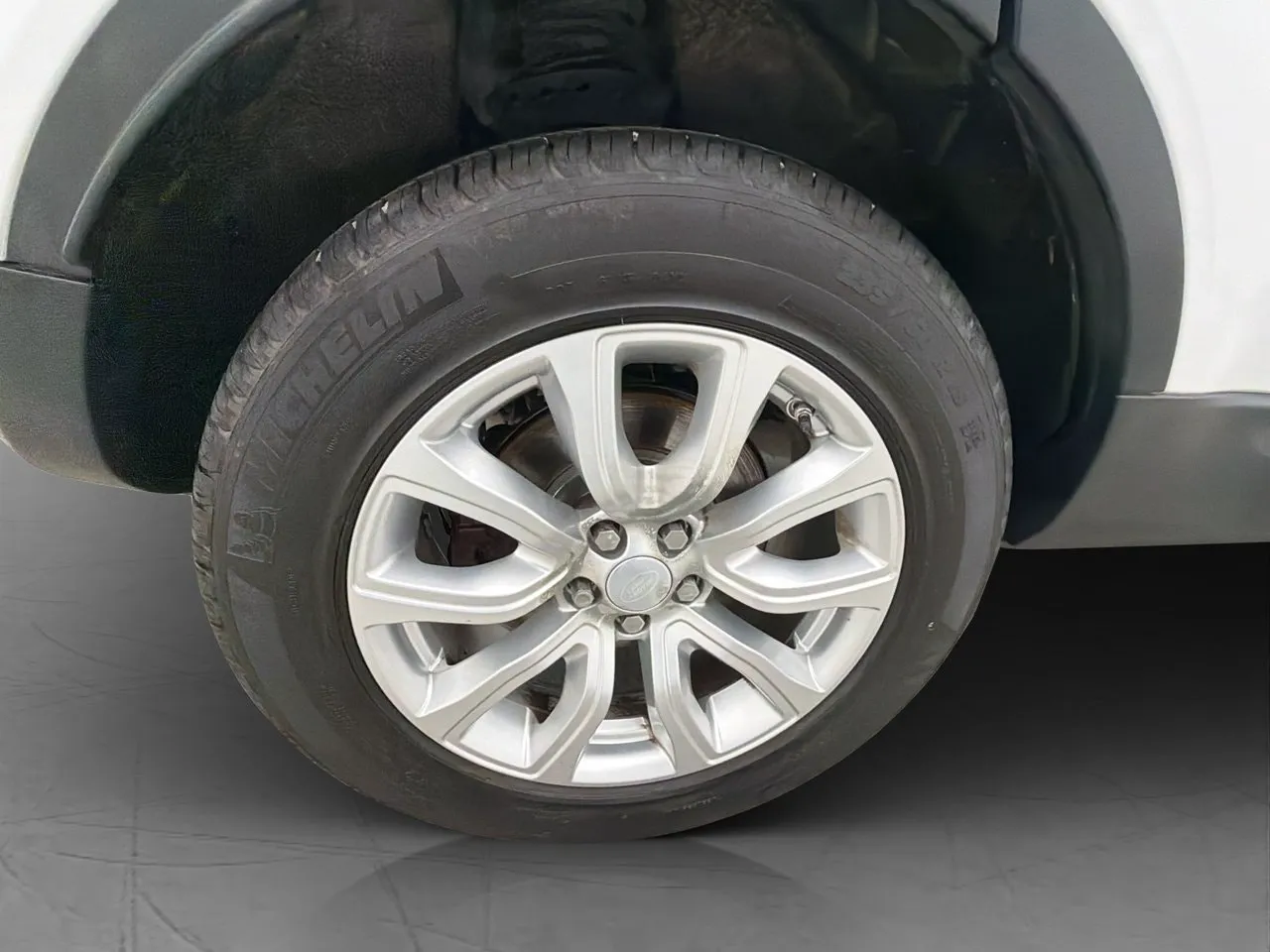 Vehicle image 30