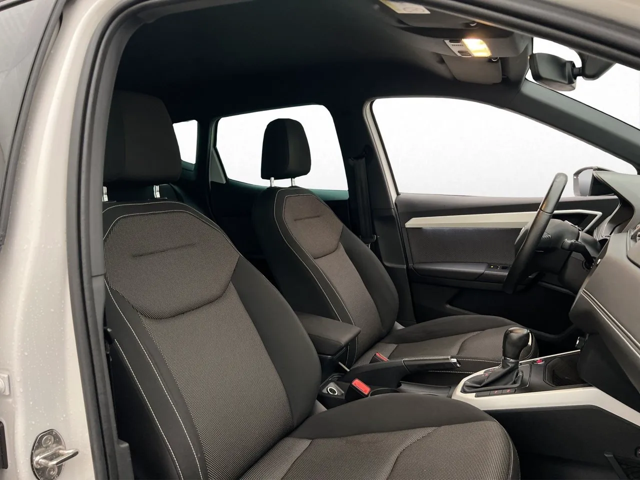Vehicle image 25