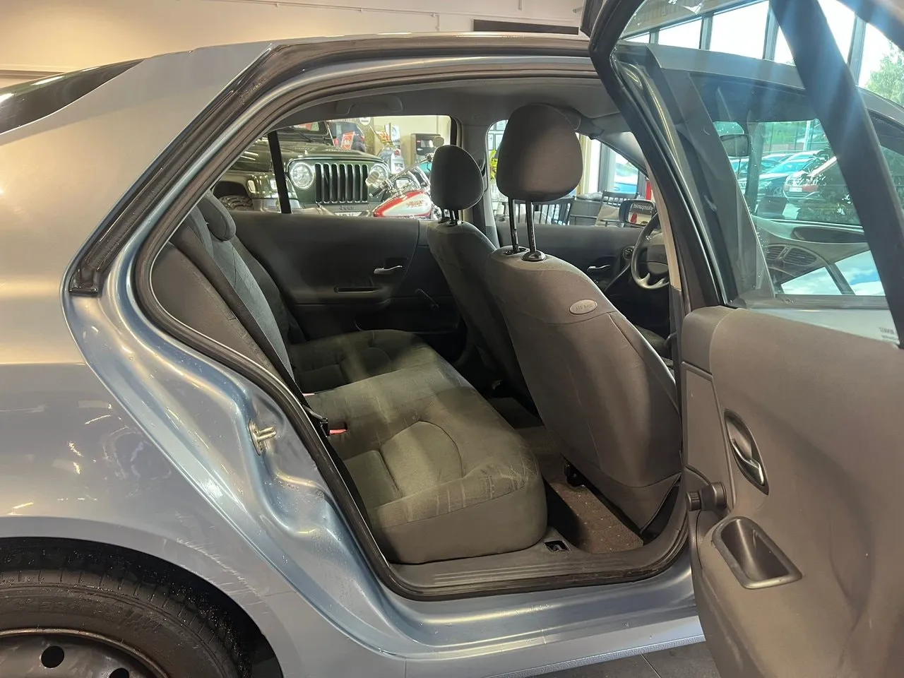Vehicle image 11