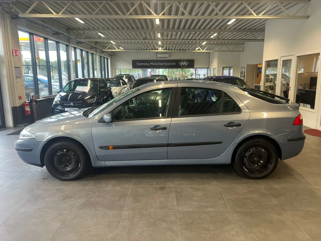 Vehicle image 3