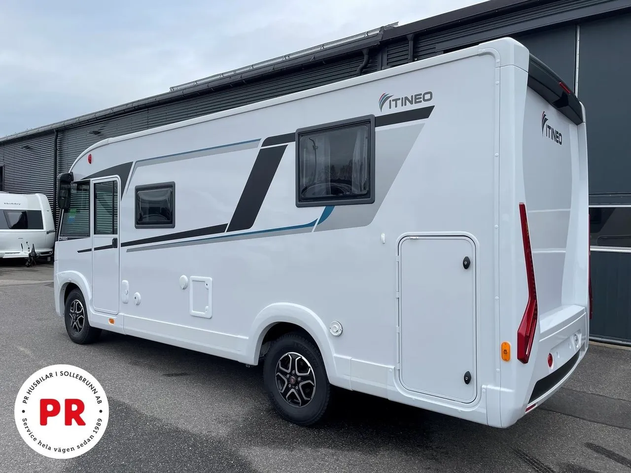Vehicle image 11