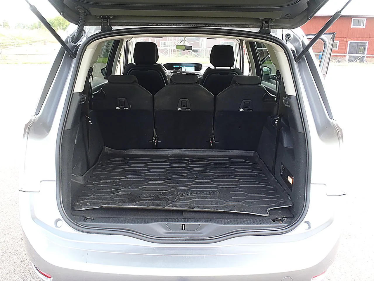 Vehicle image 11