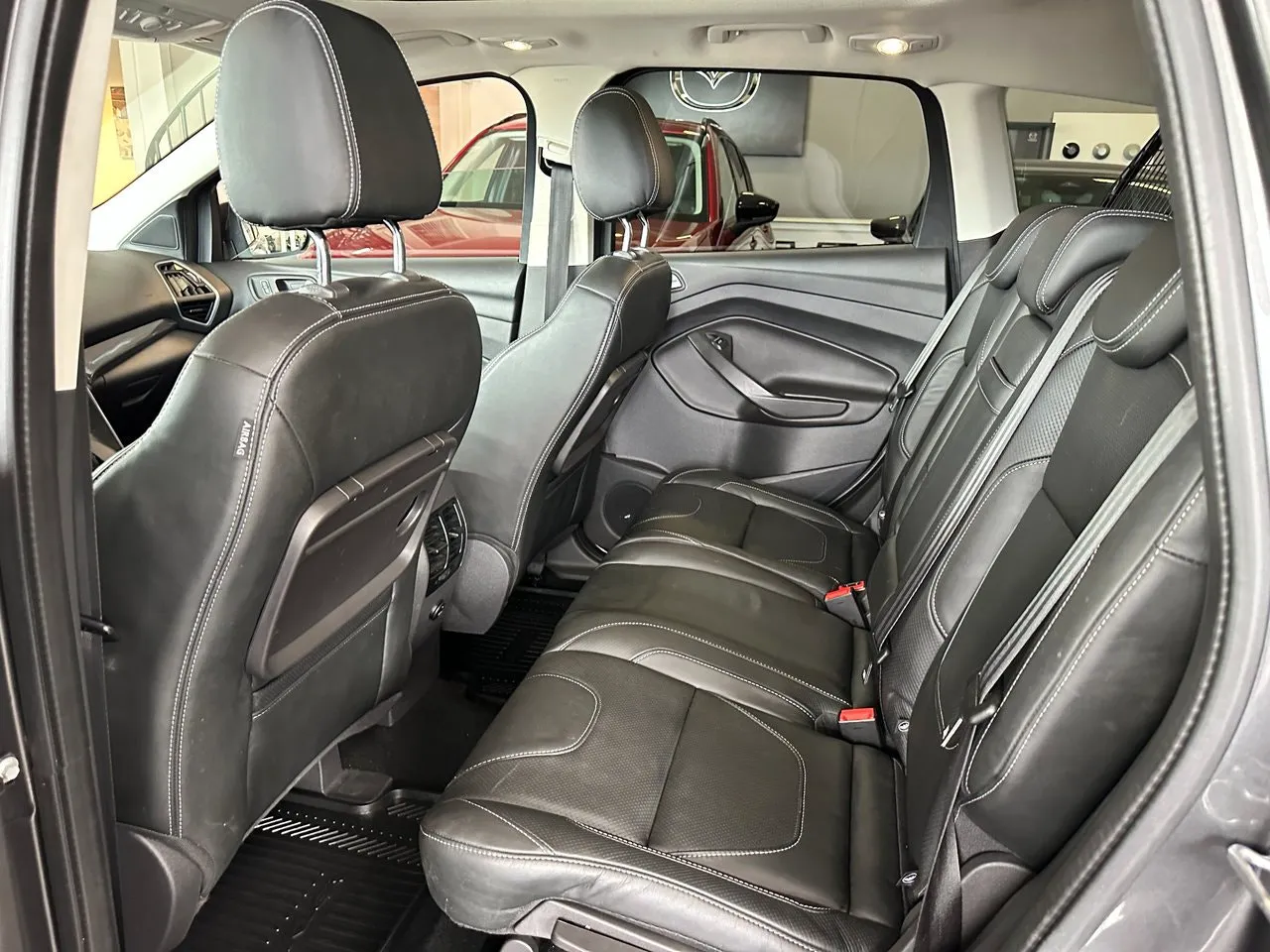 Vehicle image 14