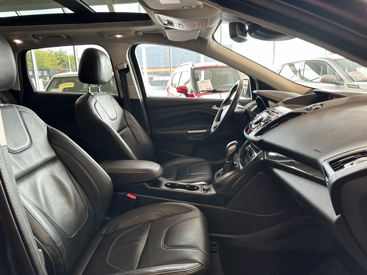 Vehicle image 10