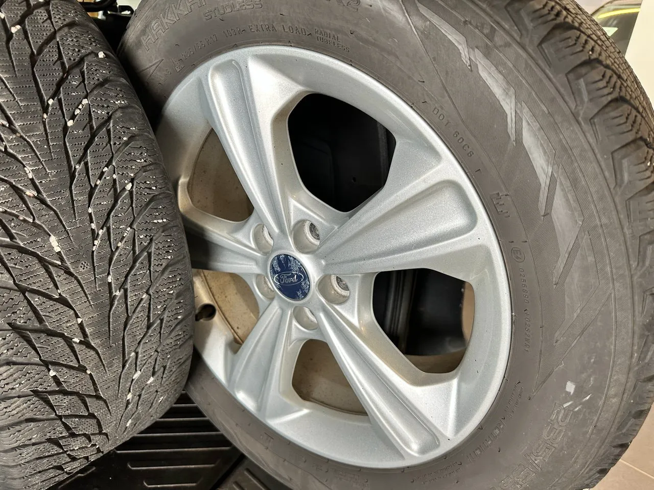 Vehicle image 16