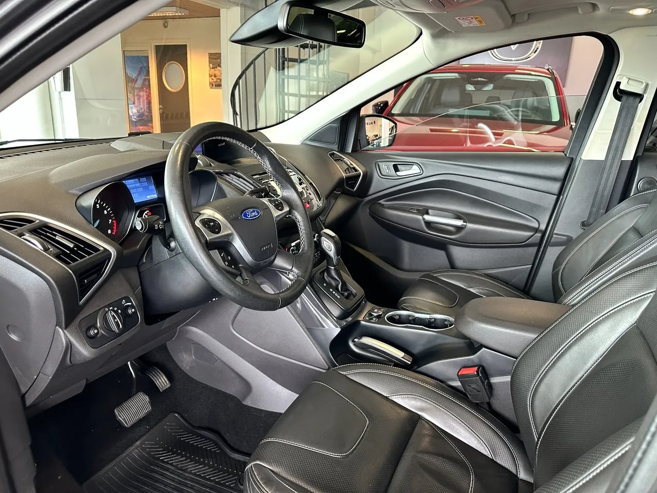 Vehicle image 6