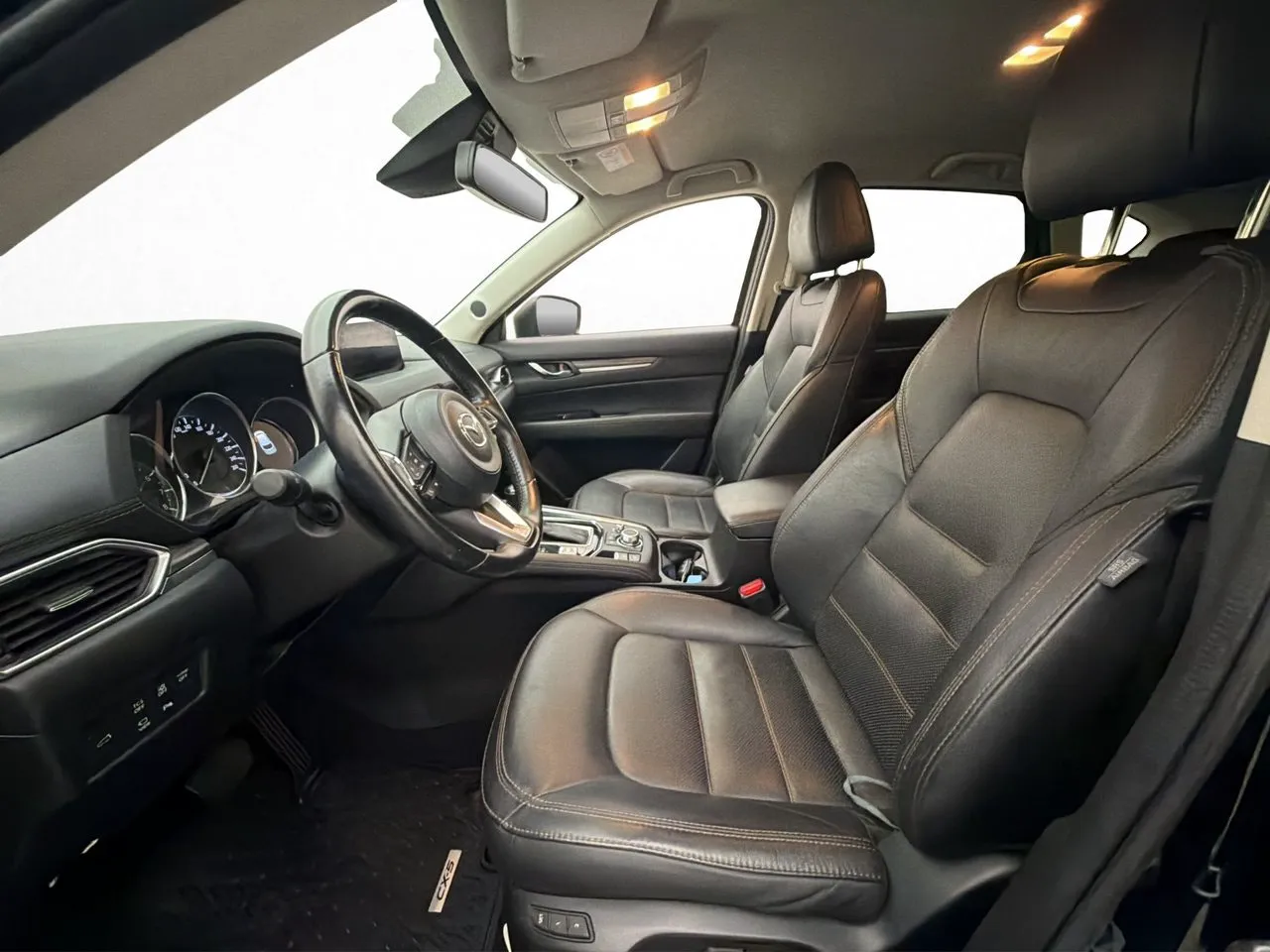 Vehicle image 8
