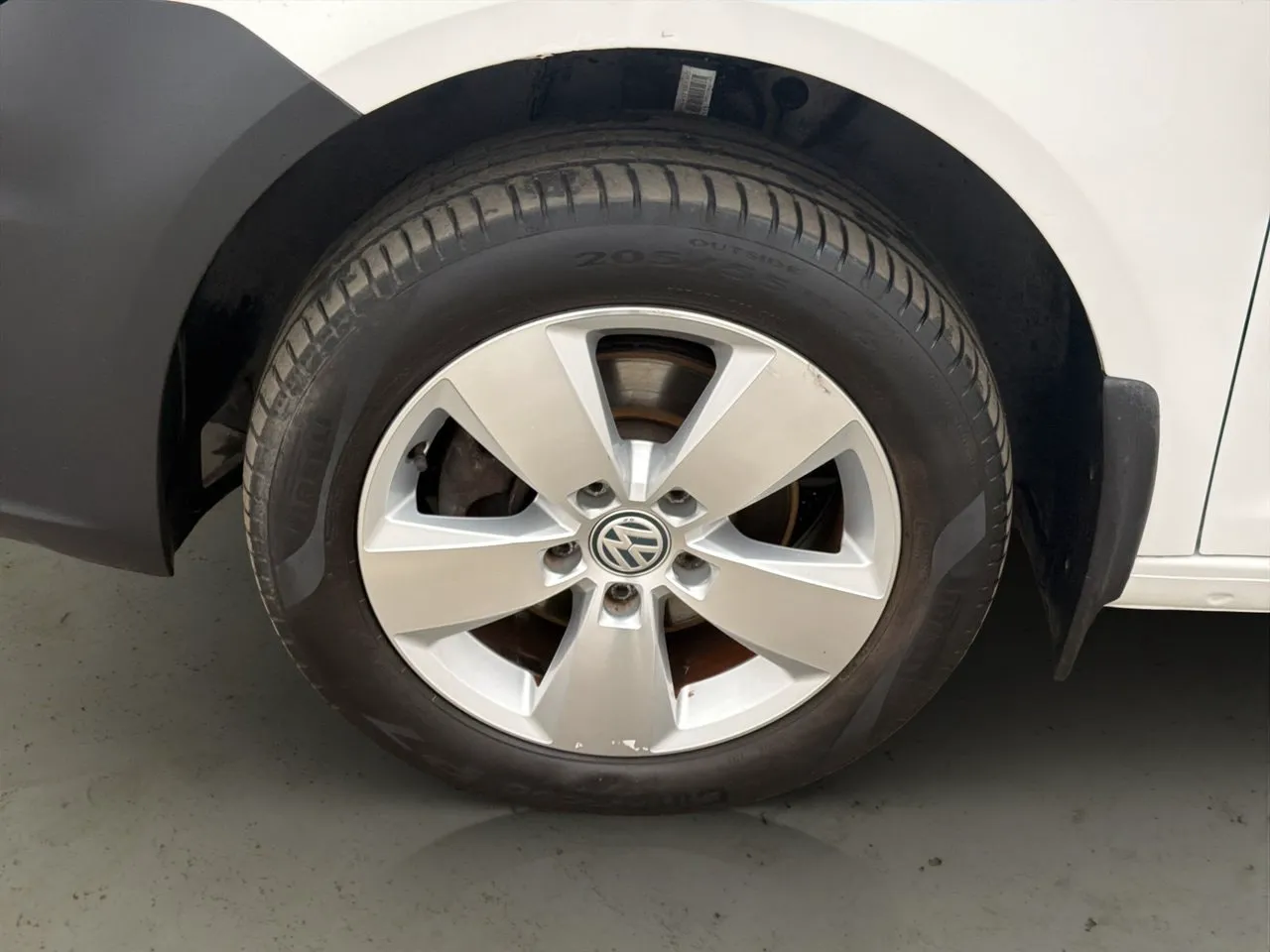 Vehicle image 25
