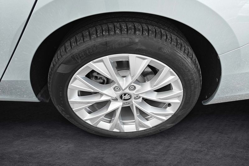 Skoda Superb bild 4