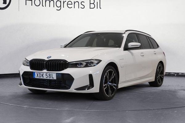 BMW 330 e xDrive Touring M-Sport Drag HiFi | Ränta 3,95% - 2024