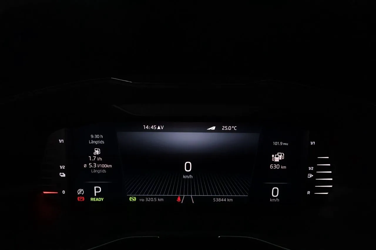 Vehicle image 15