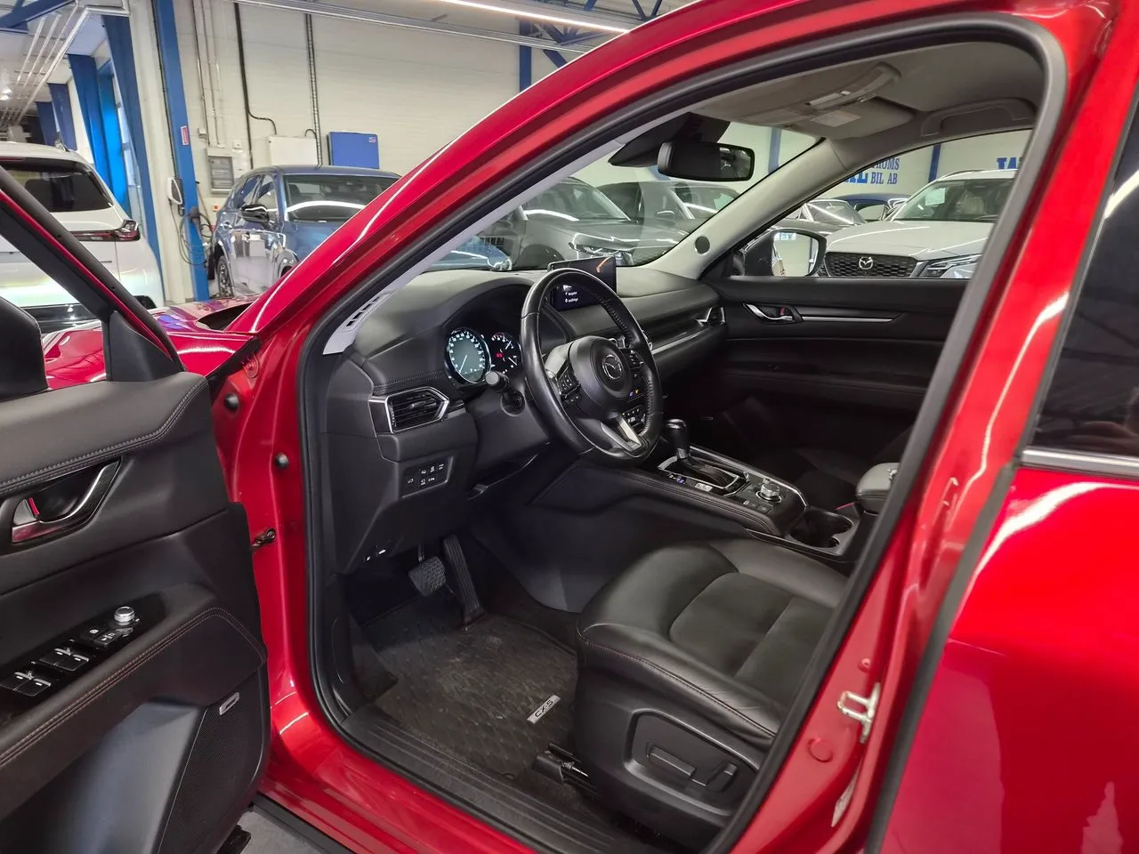 Vehicle image 7