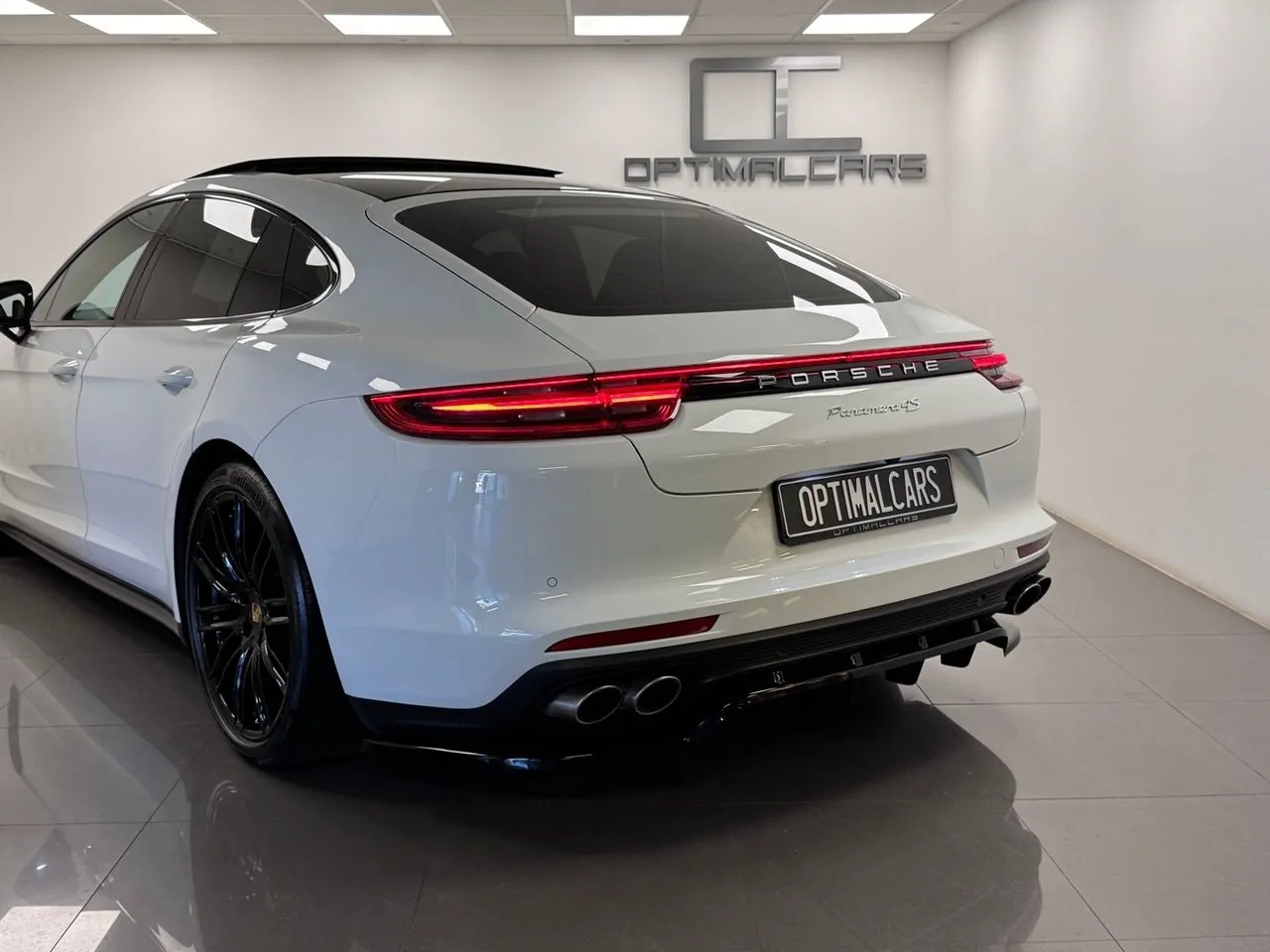 Vehicle image 18