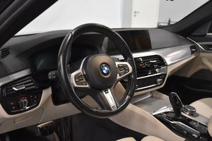 BMW 520 bild 9