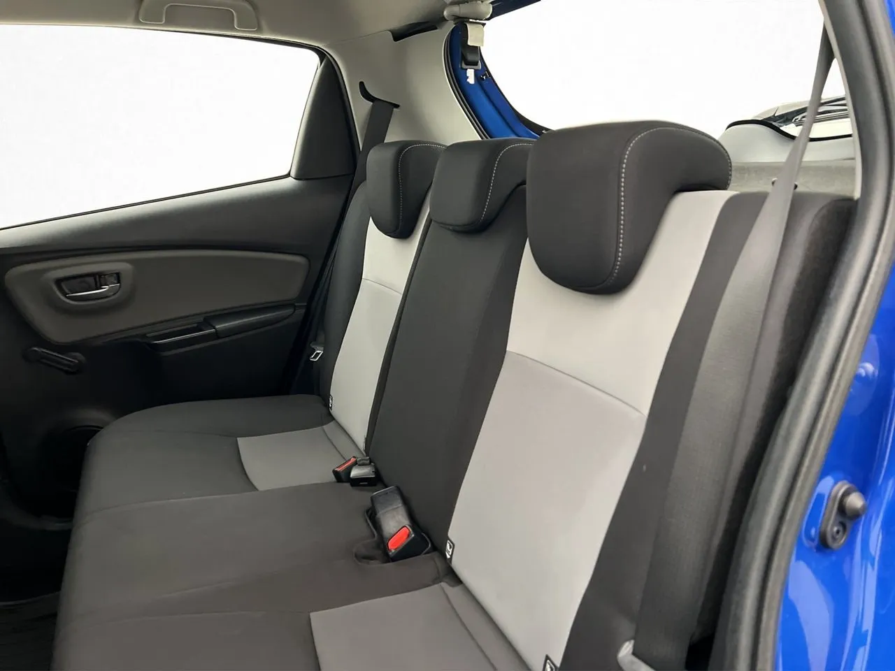 Vehicle image 23