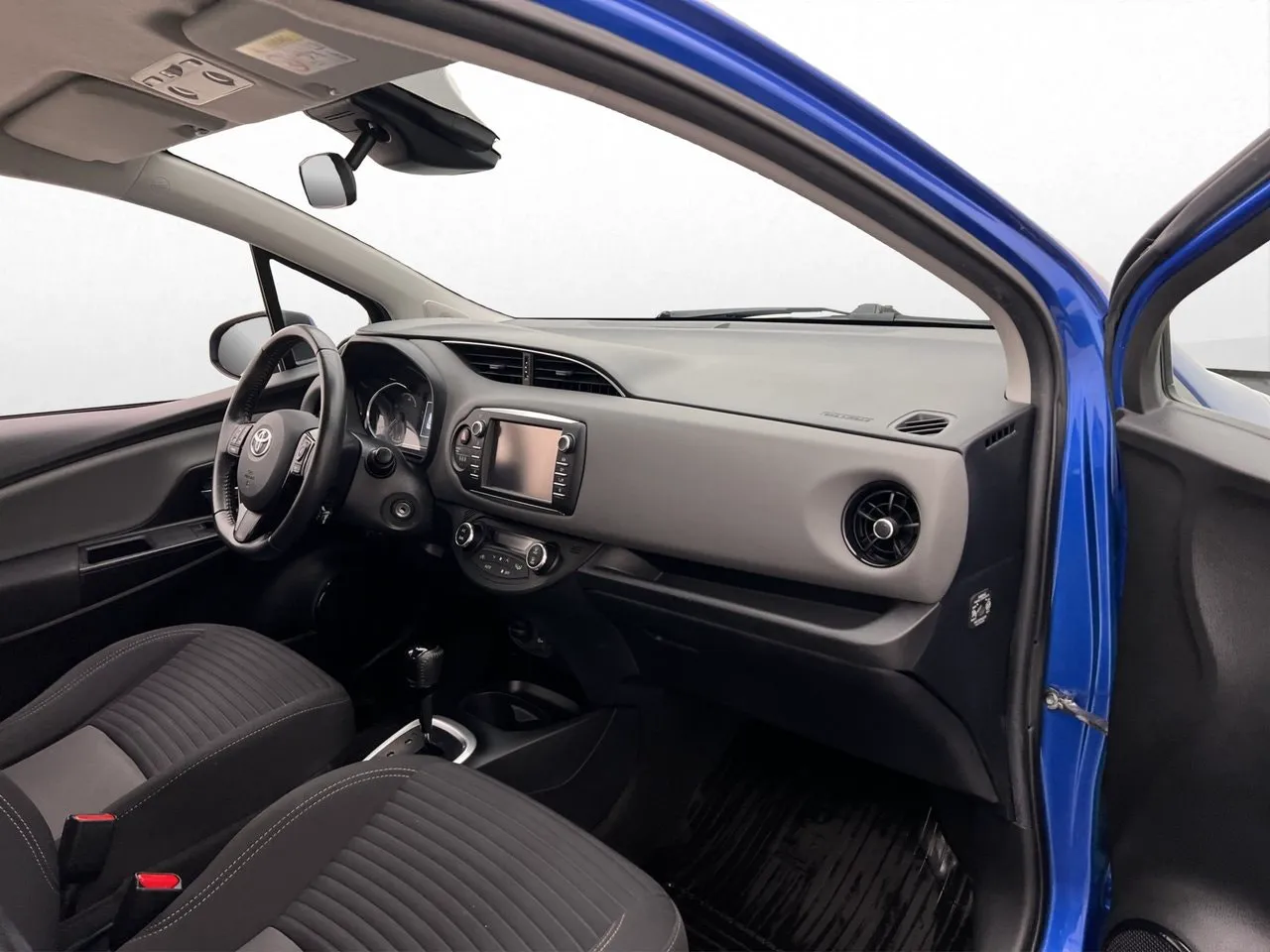 Vehicle image 22