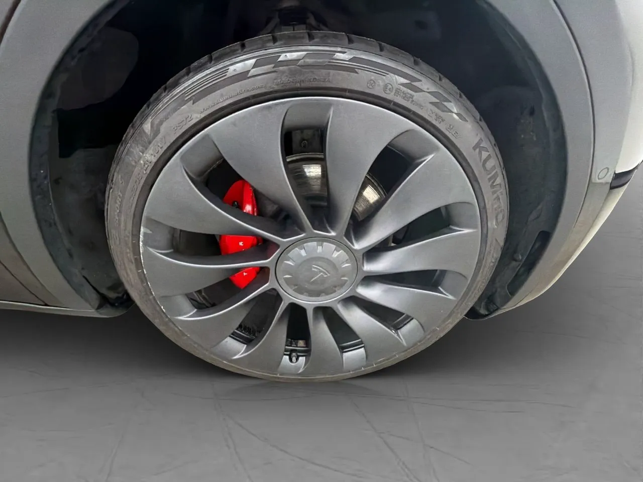 Vehicle image 32