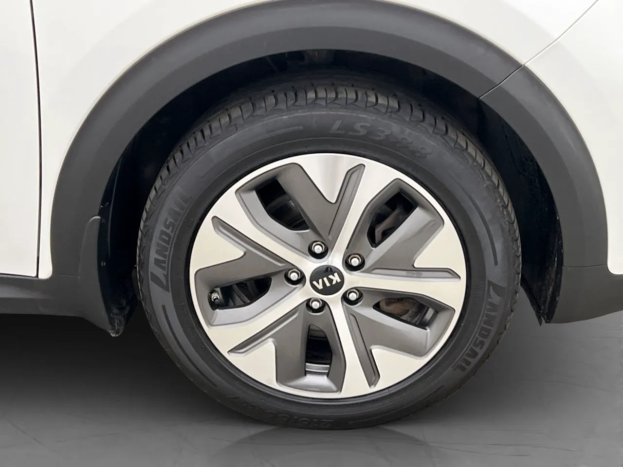 Vehicle image 36