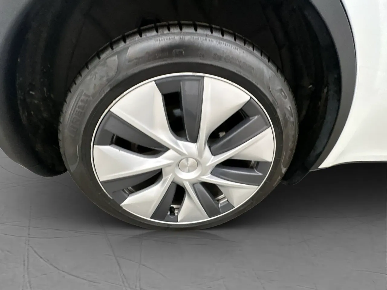 Vehicle image 32