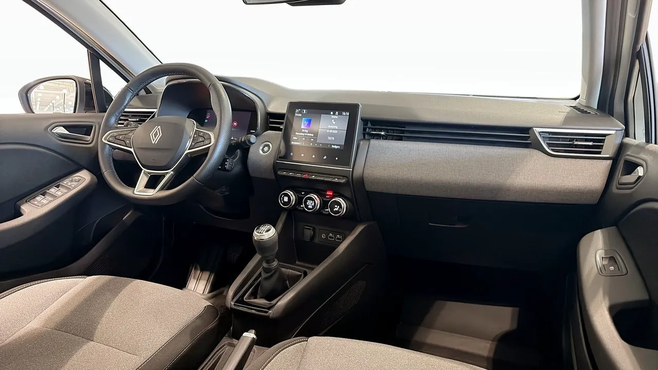 Vehicle image 18