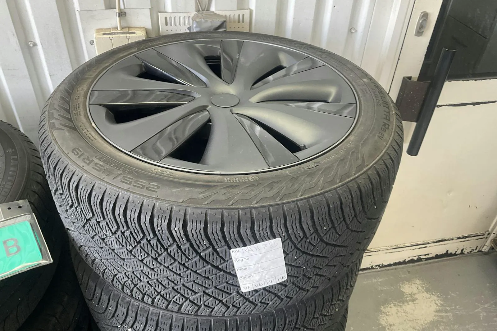 Vehicle image 18