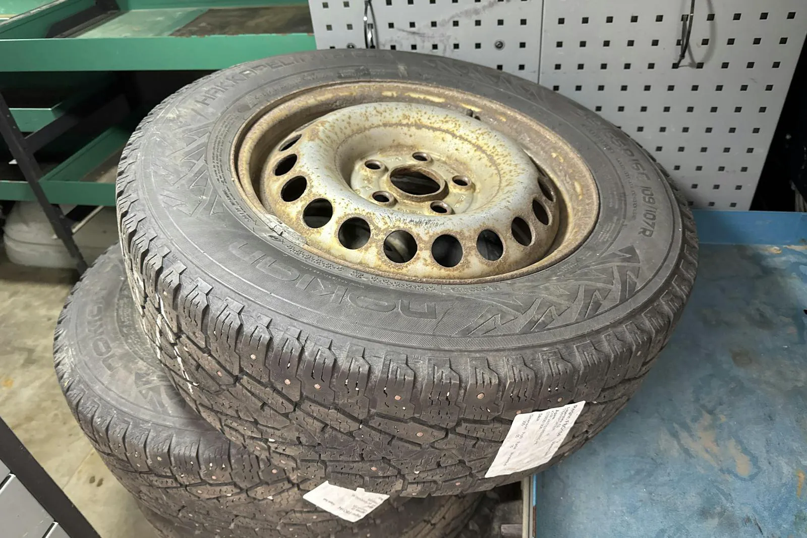 Vehicle image 13