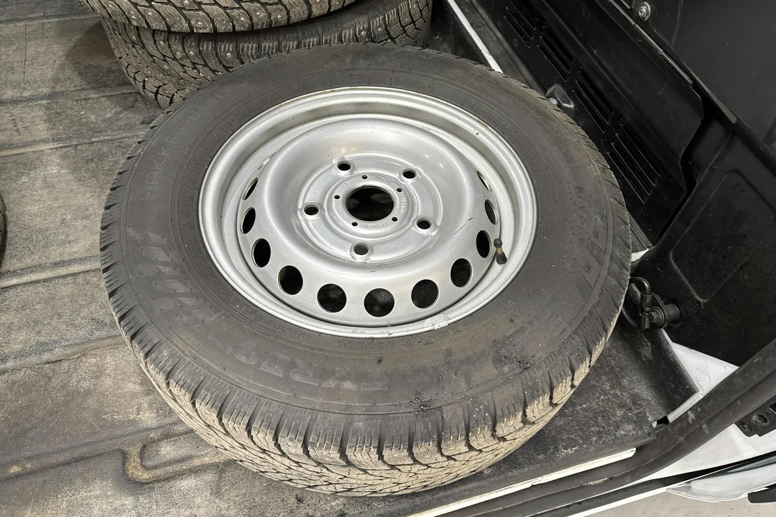 Vehicle image 12