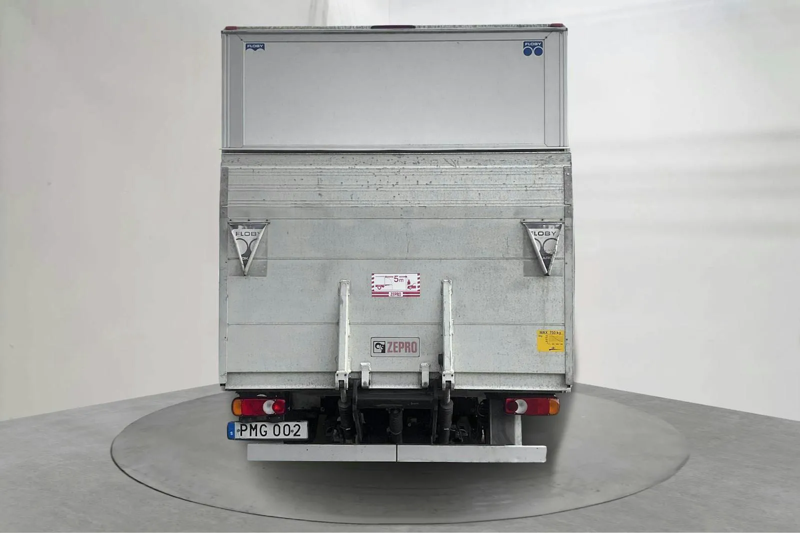 Vehicle image 4