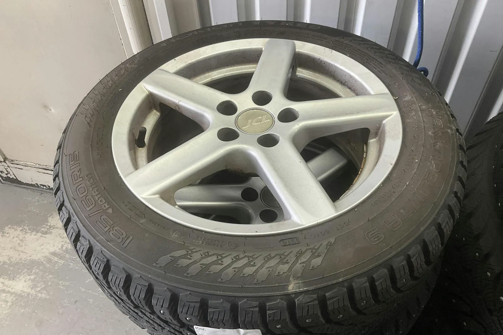 Vehicle image 10