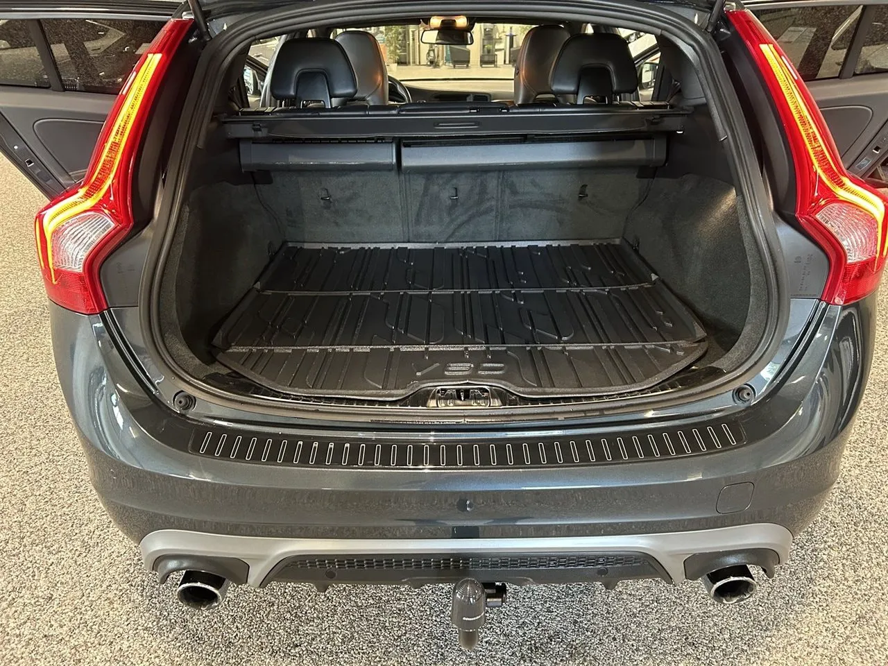 Vehicle image 14