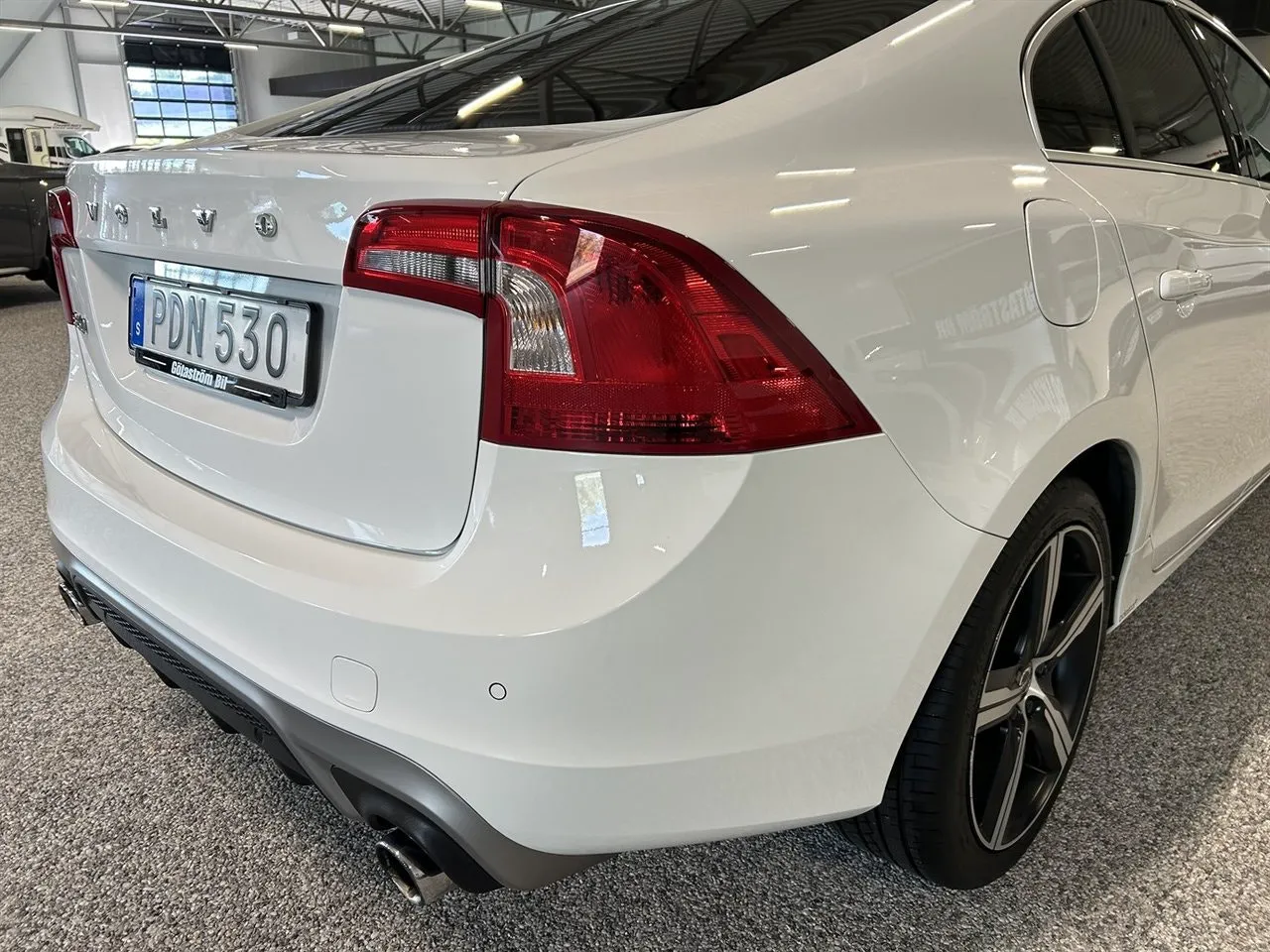 Vehicle image 7