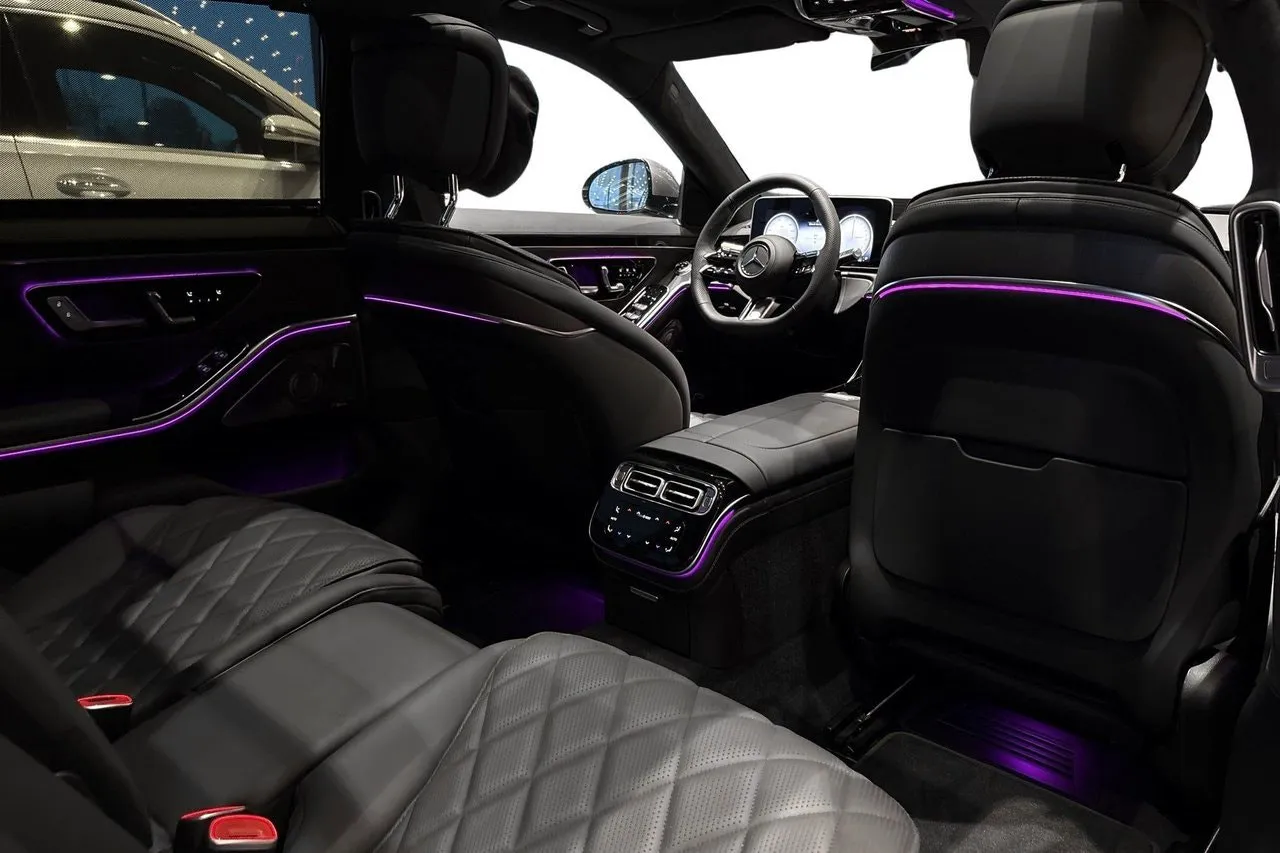 Vehicle image 23
