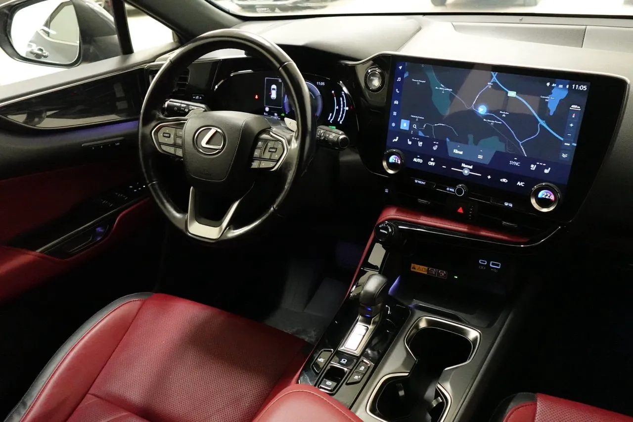 Vehicle image 7