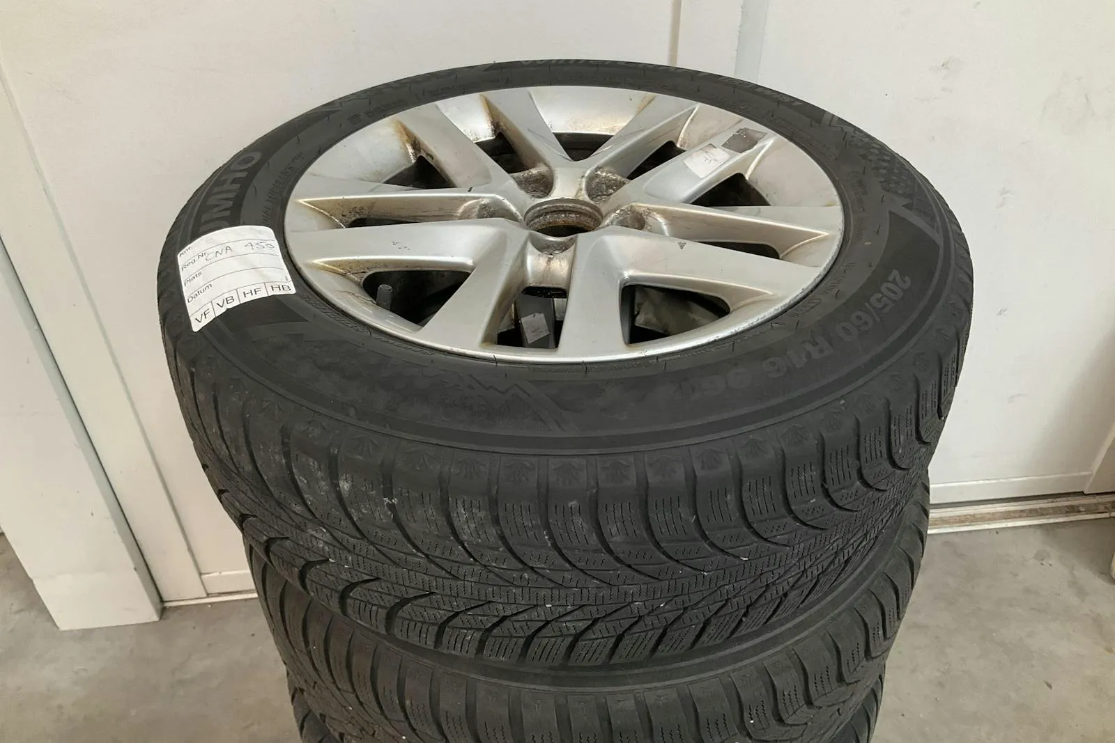 Vehicle image 14