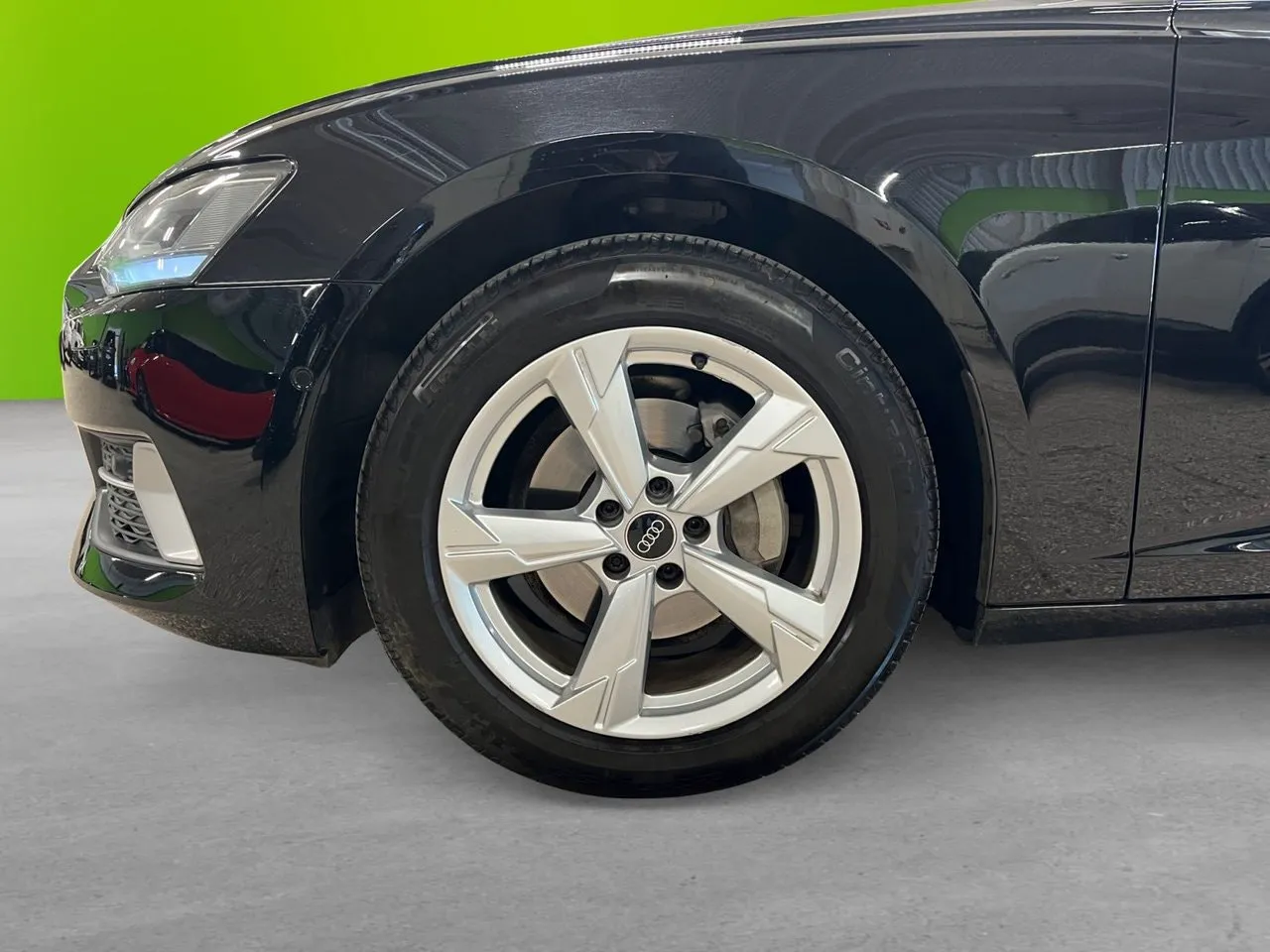 Vehicle image 7
