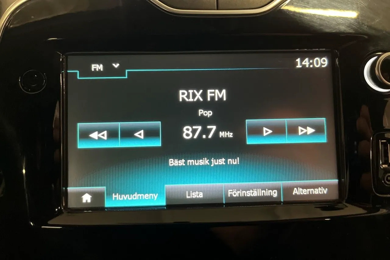 Vehicle image 17