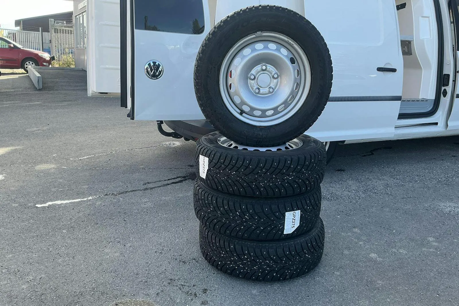 Vehicle image 17