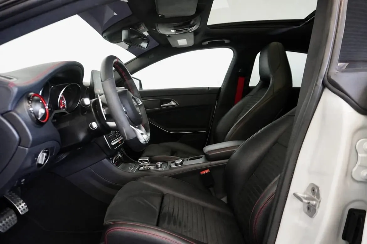Vehicle image 18